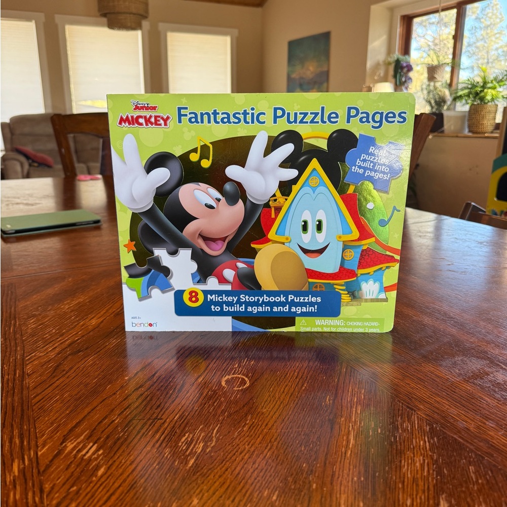 Disney Mickey Mouse Funhouse Stories & Puzzle Book